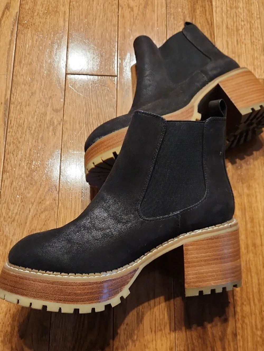 MIA Black Chelsea Lug-Sole Ankle Boots Size 8